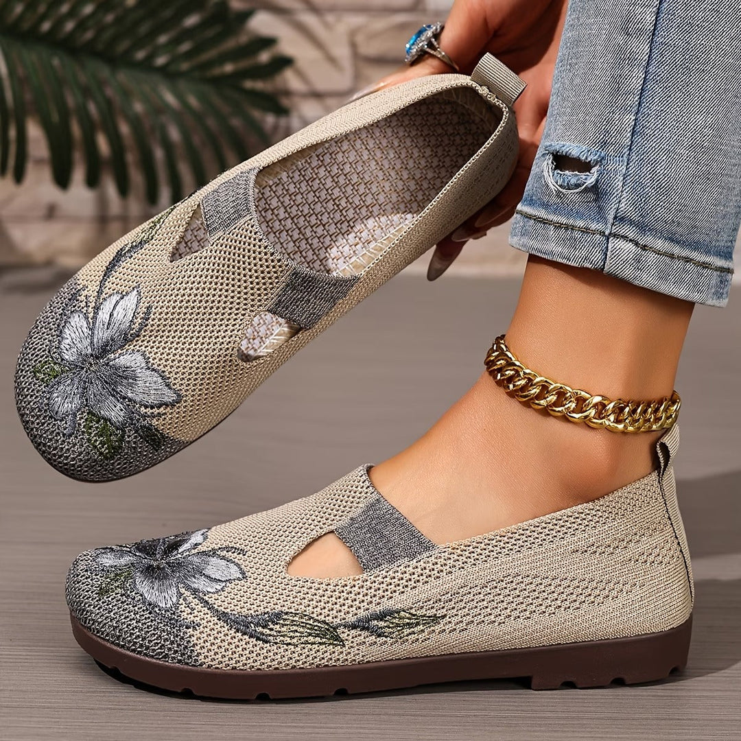 Liora | Chaussures pour femmes, respirantes, esthétiques avec broderie