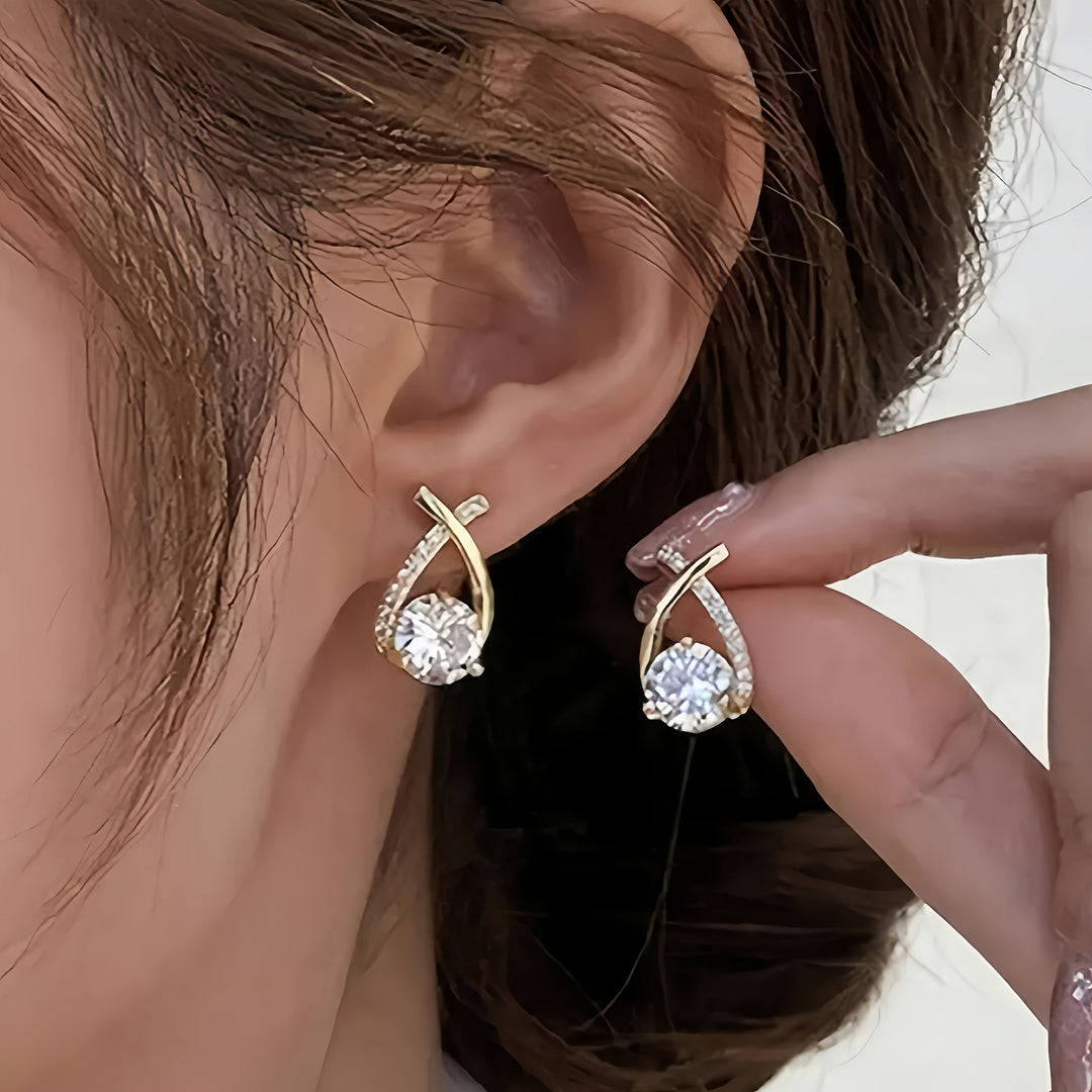 Xara | Boucles d'Oreilles Élégantes en Forme de Croix pour Usage Quotidien