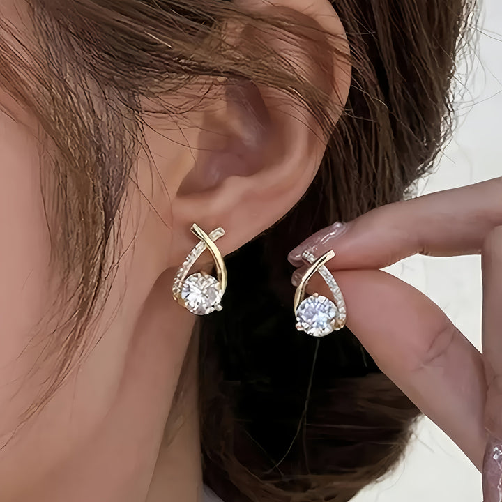 Xara | Boucles d'Oreilles Élégantes en Forme de Croix pour Usage Quotidien