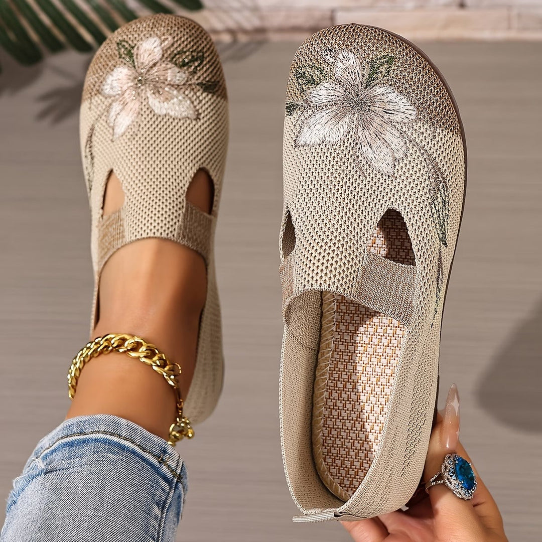 Liora | Chaussures pour femmes, respirantes, esthétiques avec broderie