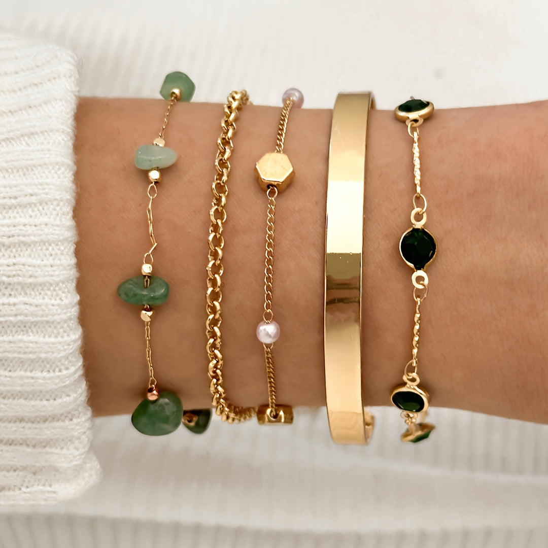 Aethique | Ensemble de 5 Bracelets Bohémiens avec Pierres Vertes et Détails Vintage