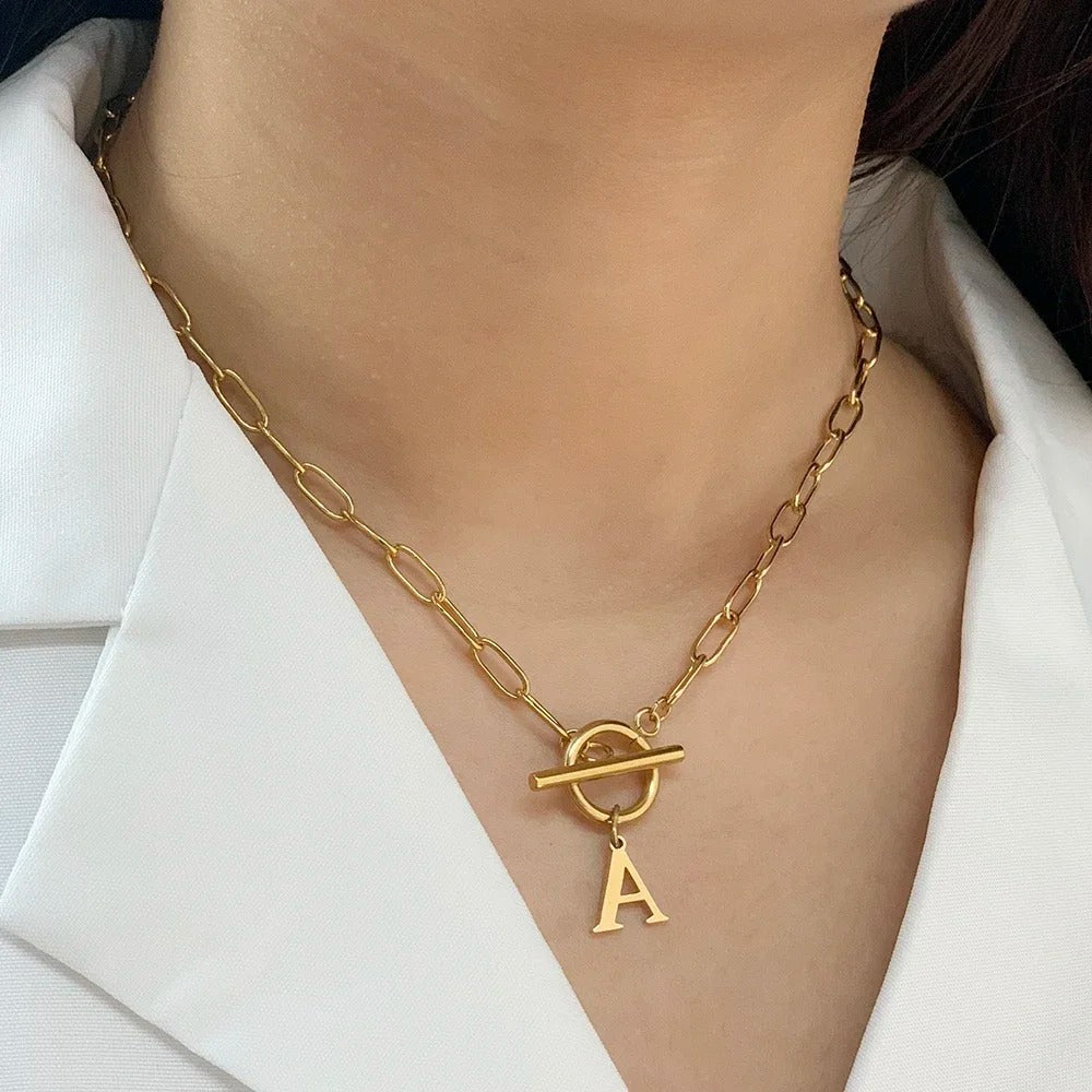 Ganelle | Collier Personnalisé à Initiale avec Fermoir Circulaire