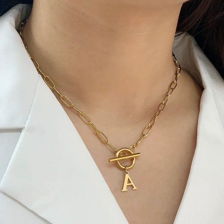 Ganelle | Collier Personnalisé à Initiale avec Fermoir Circulaire