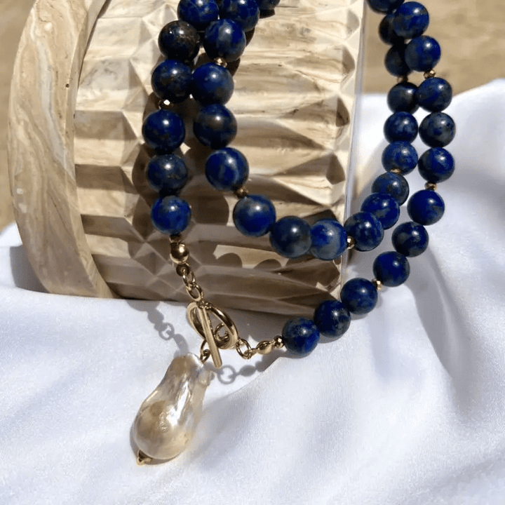 Havento | Collier Bohème Baroque aux Perles et Détails Bleu Marine