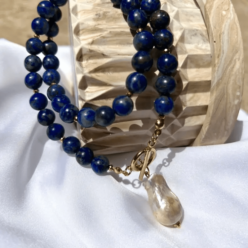 Havento | Collier Bohème Baroque aux Perles et Détails Bleu Marine