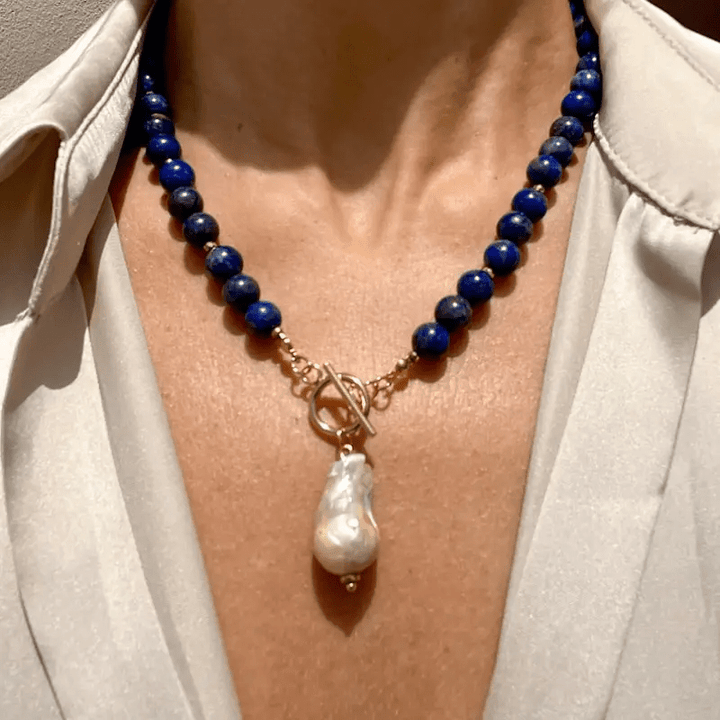 Havento | Collier Bohème Baroque aux Perles et Détails Bleu Marine
