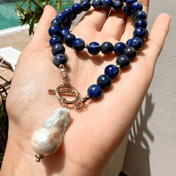 Havento | Collier Bohème Baroque aux Perles et Détails Bleu Marine