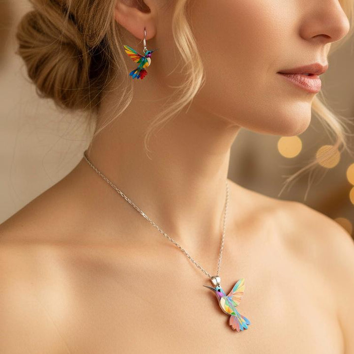 Vaila | Collier Colibri Arc-en-ciel + Boucles d'oreilles assorties offertes