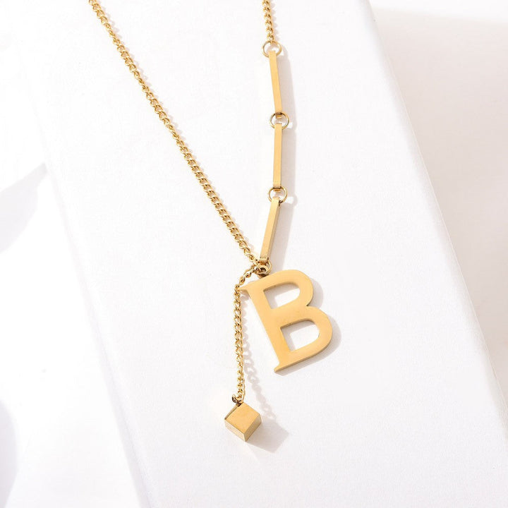 Blakely | Collier avec Initiale Personnalisée en Finition Élégante