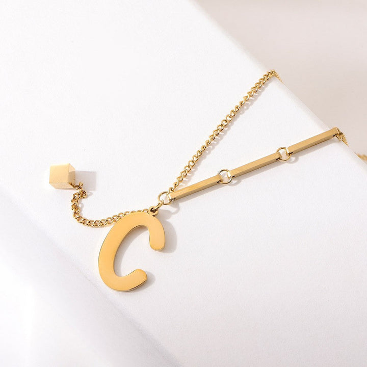 Blakely | Collier avec Initiale Personnalisée en Finition Élégante