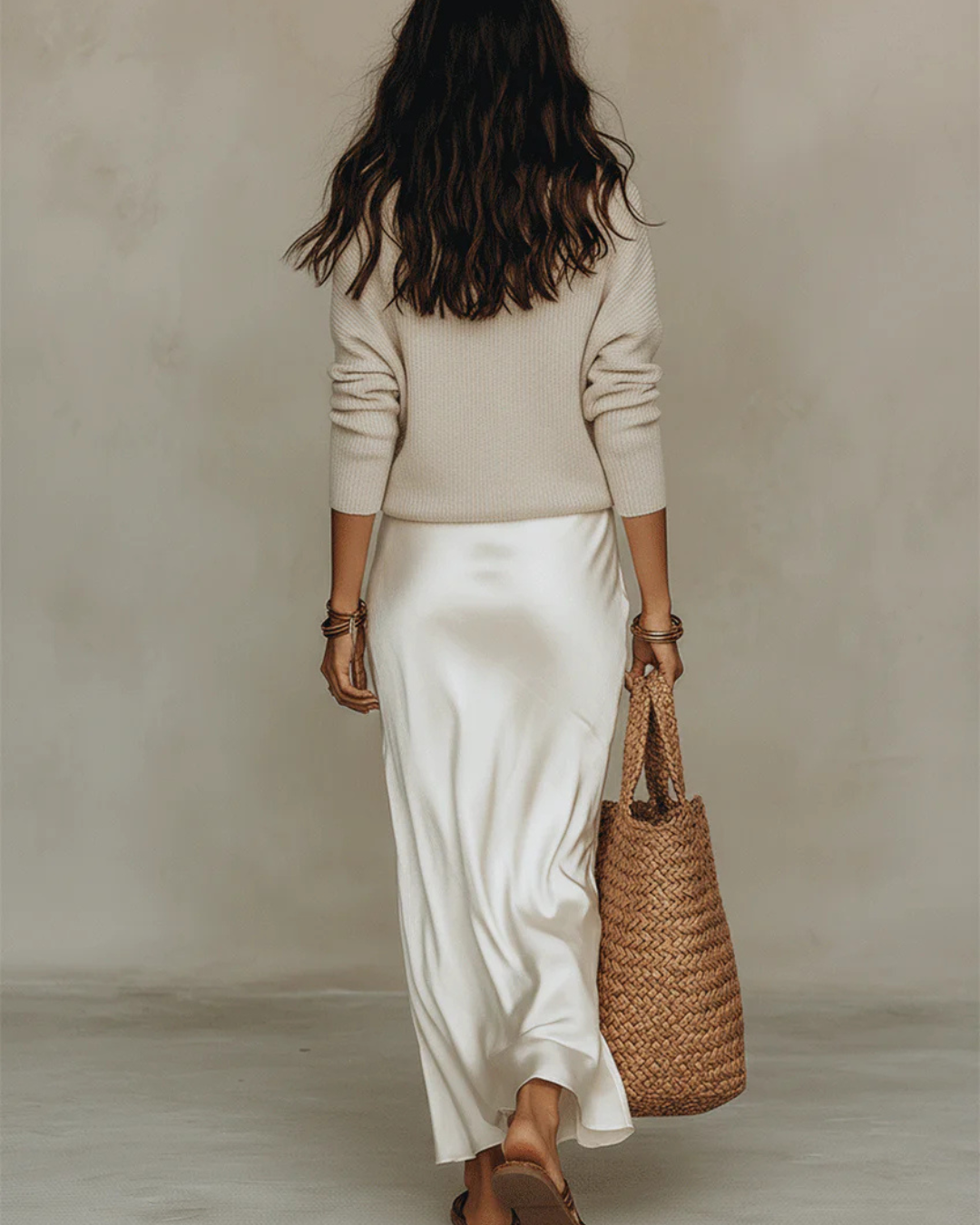 Elowra | Vestido midi satiné et suéter assorti pour look complet et versatile