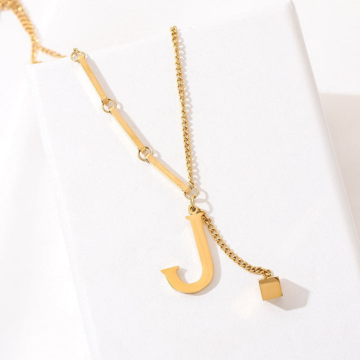 Blakely | Collier avec Initiale Personnalisée en Finition Élégante