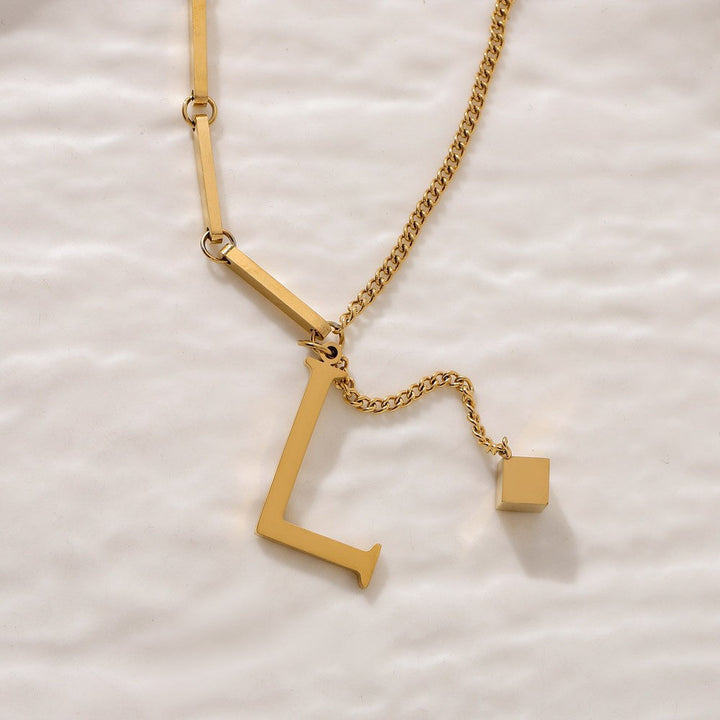 Blakely | Collier avec Initiale Personnalisée en Finition Élégante