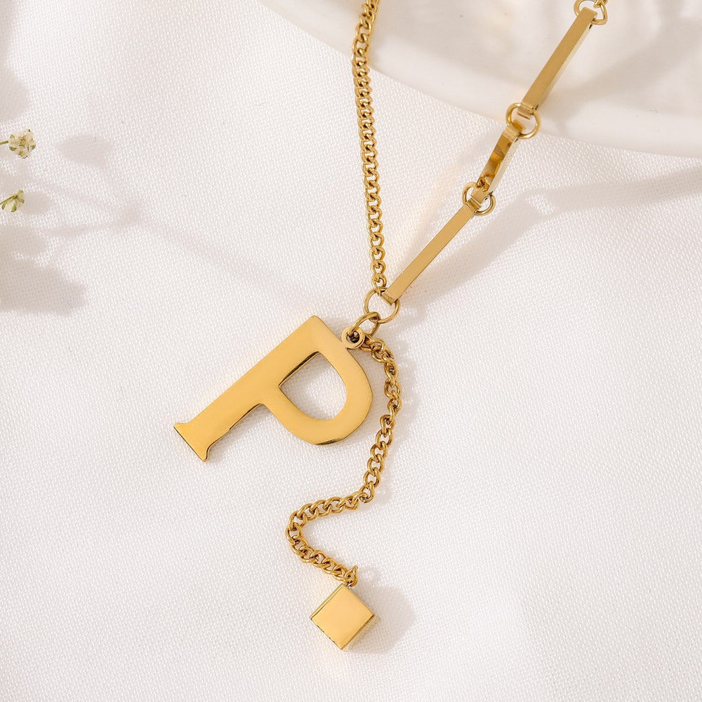 Blakely | Collier avec Initiale Personnalisée en Finition Élégante