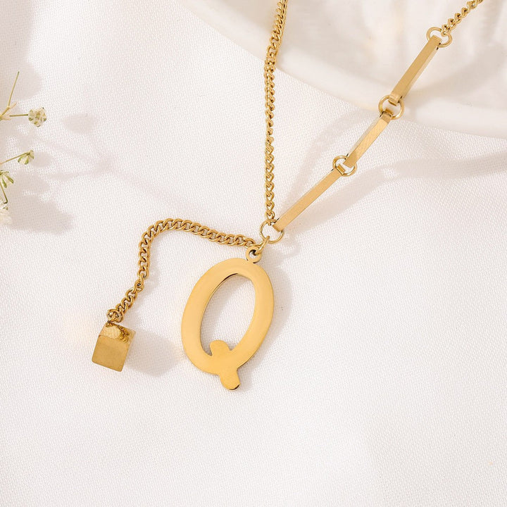 Blakely | Collier avec Initiale Personnalisée en Finition Élégante