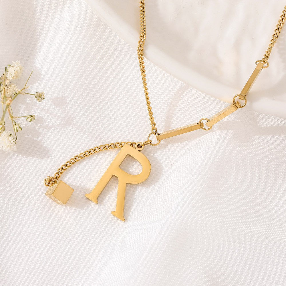Blakely | Collier avec Initiale Personnalisée en Finition Élégante