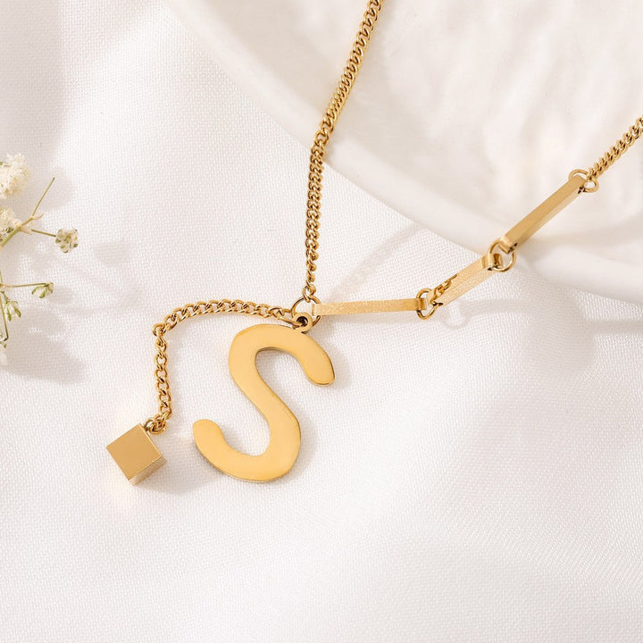 Blakely | Collier avec Initiale Personnalisée en Finition Élégante
