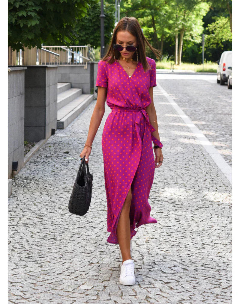 Delia | Robe féminine à décolleté en V et silhouette valorisante