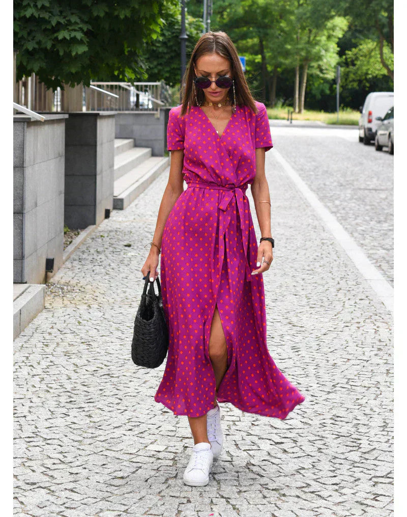Delia | Robe féminine à décolleté en V et silhouette valorisante