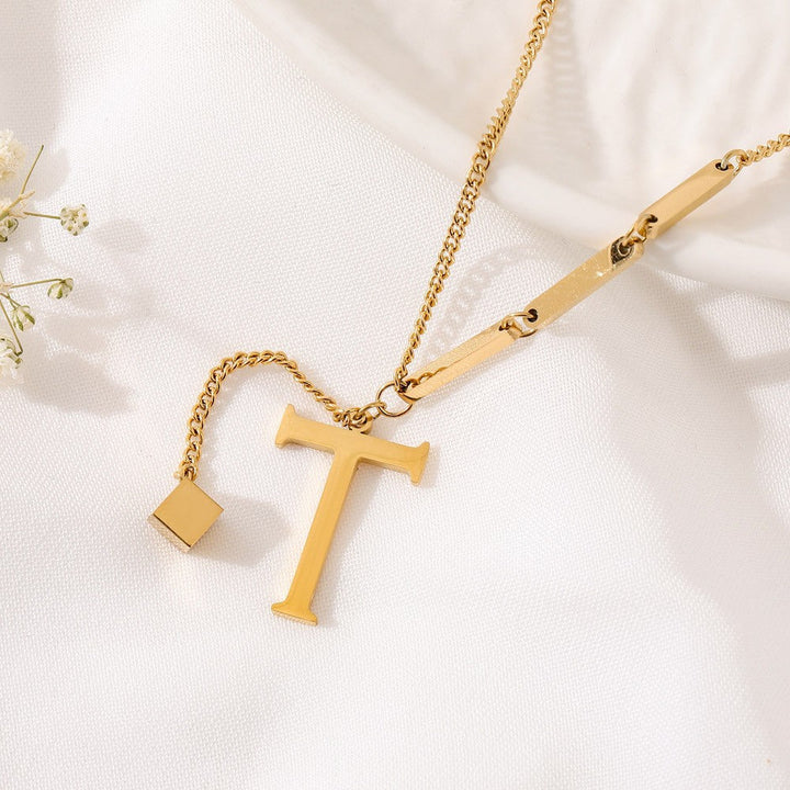 Blakely | Collier avec Initiale Personnalisée en Finition Élégante