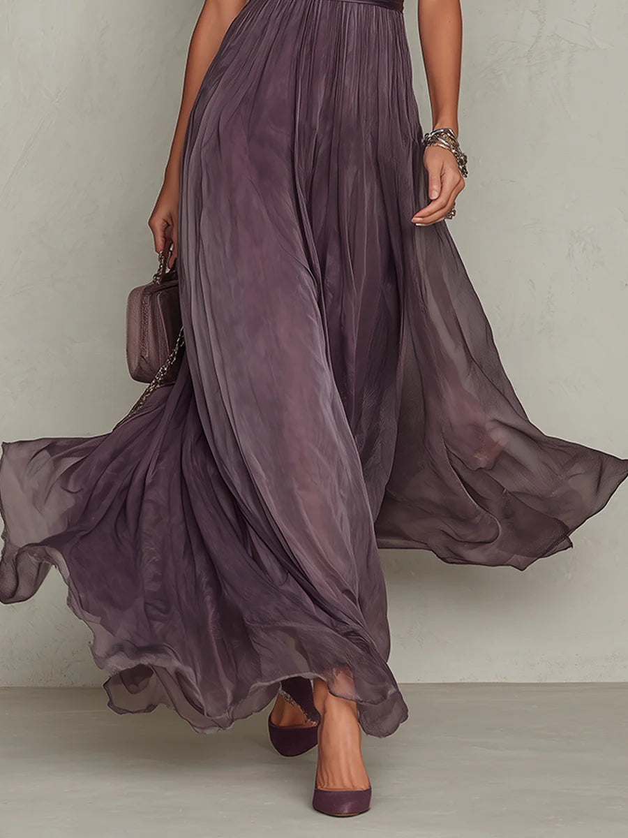 Bellamy | Robe longue violette à décolleté en forme de clé, bord en dentelle de mousseline
