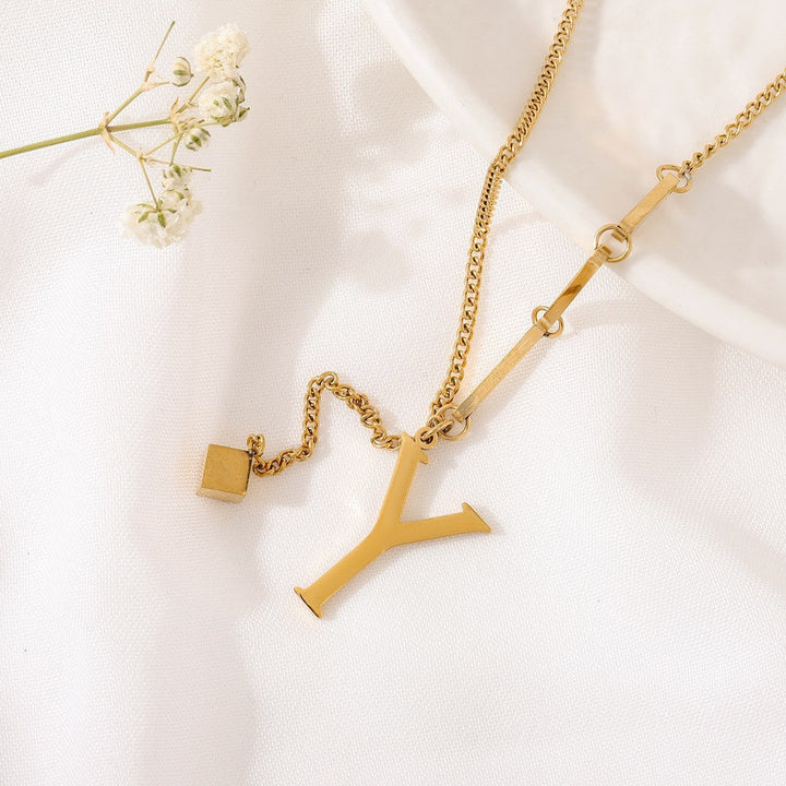 Blakely | Collier avec Initiale Personnalisée en Finition Élégante