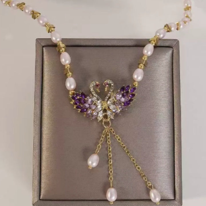 Winslow | Collier avec pendentif Cygne Double en couleur violette